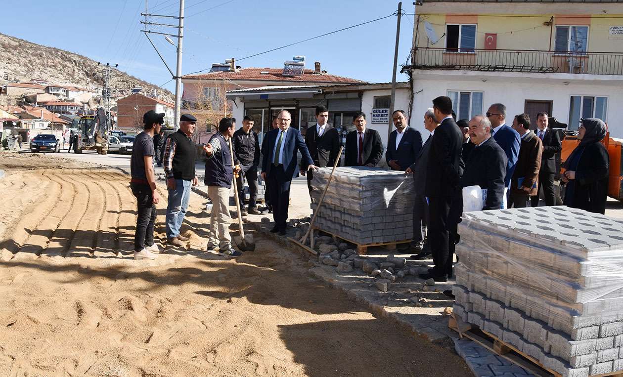 Vali Mustafa Tutulmaz Ayazini Köyünde İncelemelerde bulundu