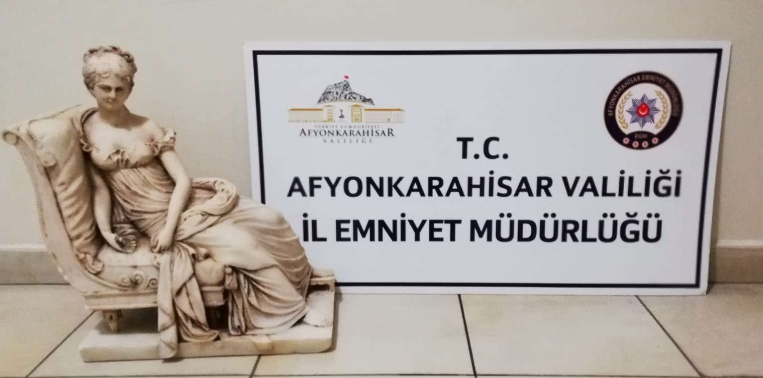 Tarihi eser kaçakçıları Afyon'da yakalandı