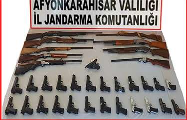 Jandarma düğünlerde silah atanların silahlarını topladı