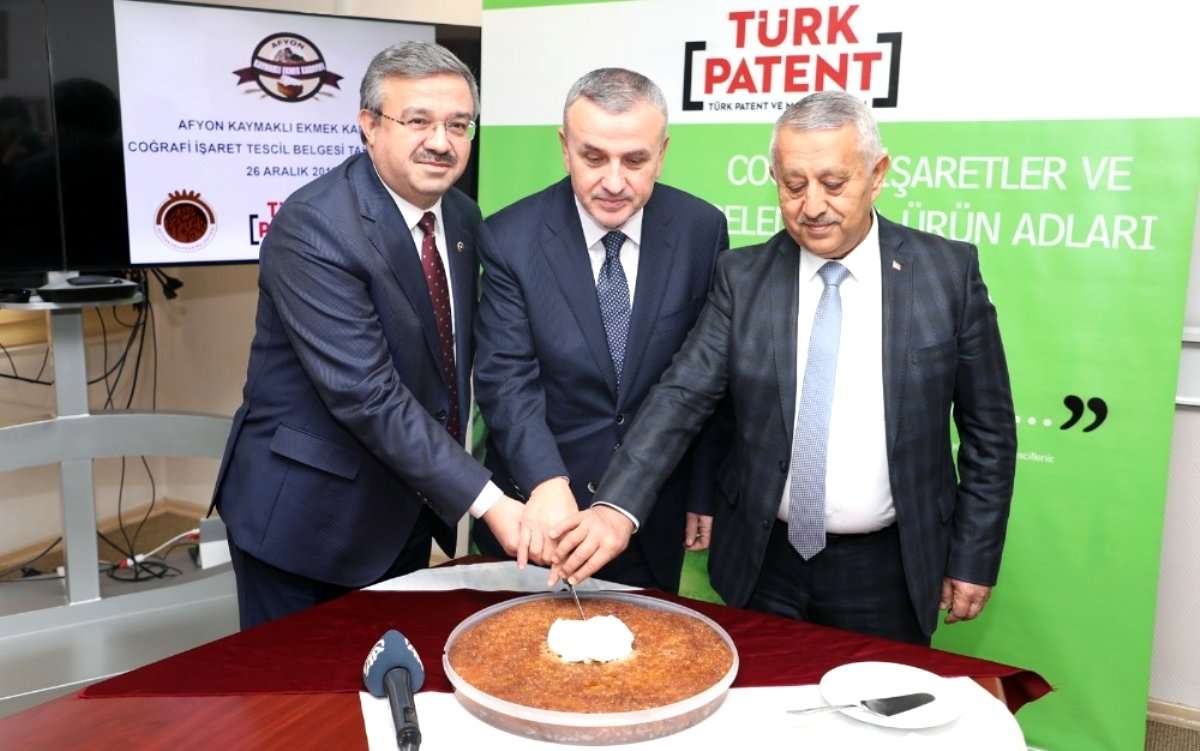 Kaymaklı ekmek kadayıfının tescil belgesini aldık