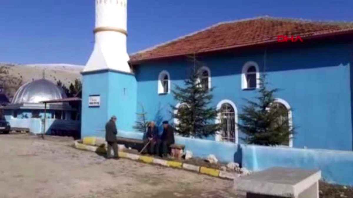 İki kardeşi, kredi kartıyla harcama yaptıkları iddiasıyla öldürdü