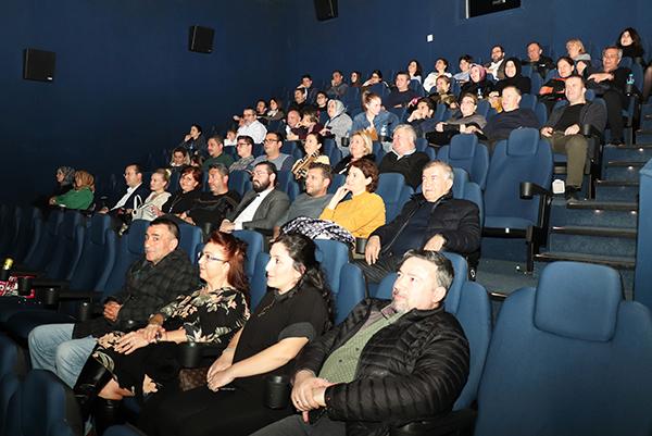 ATSO meclis üyeleri, geçerken uğradım filmini izledi