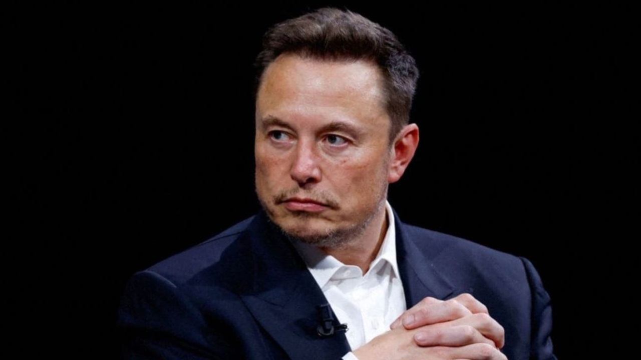 Elon Musk'ın 1 milyon dolarlık Trump seçmenlerine bağış vaadi başına iş açacak!