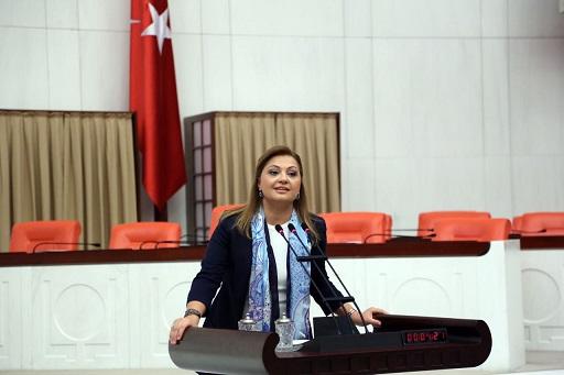 "Umreden gelen ilk kafileye ateş düşürücü ilaç dağıtıldı mı?"