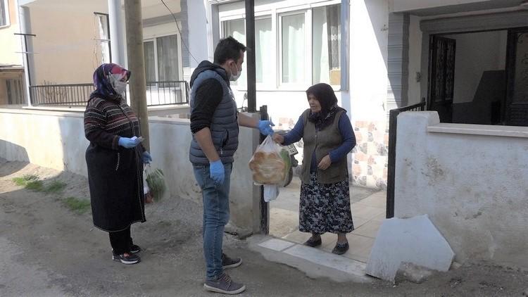 Sandıklı Belediyesi yardımlarını sürdürüyor