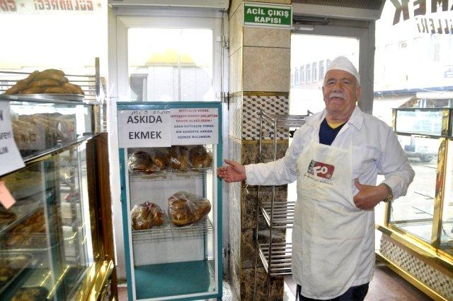 Şuhut'ta askıda ekmek kampanyası ile" Biz bize yeteriz" dediler
