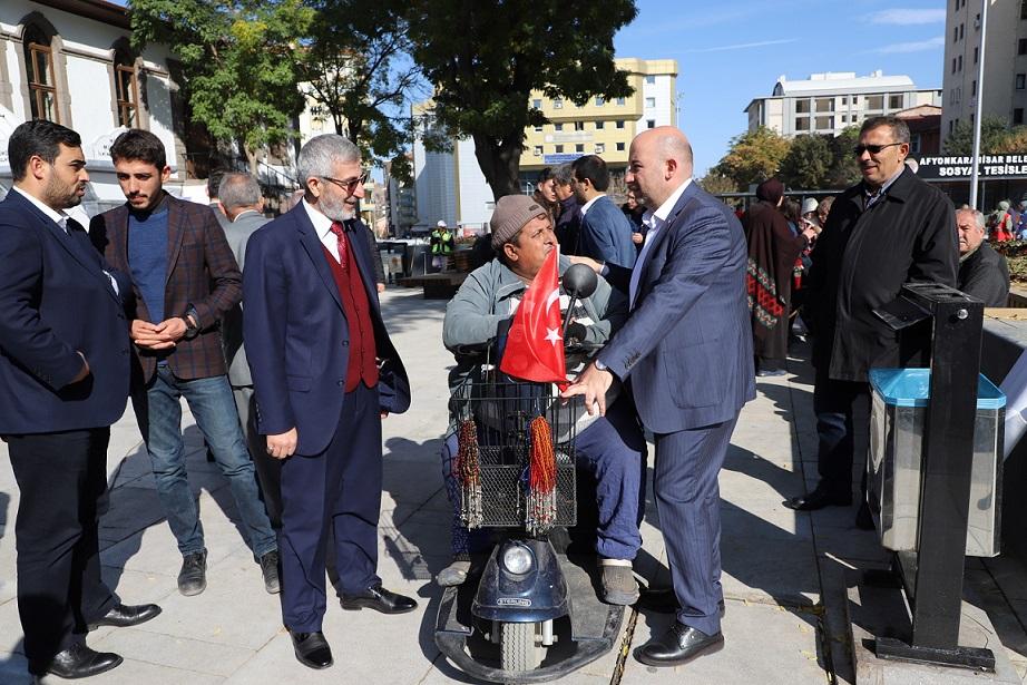 BAŞKAN SEZEN ENGELLİLER HAFTASI’NI KUTLADI