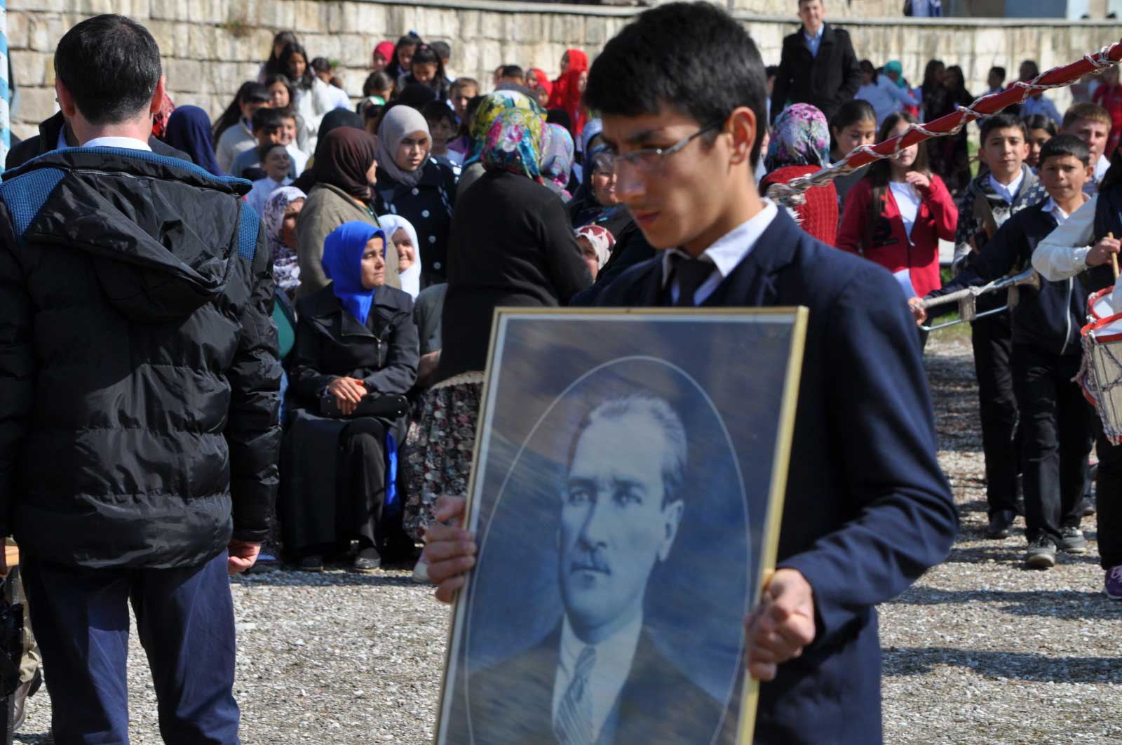 İNSANAD ile bir çocuk güldür dünya gülsün!