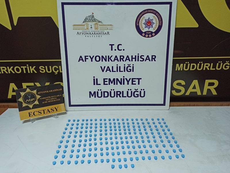 Afyon'da sokak satıcılarına operasyon