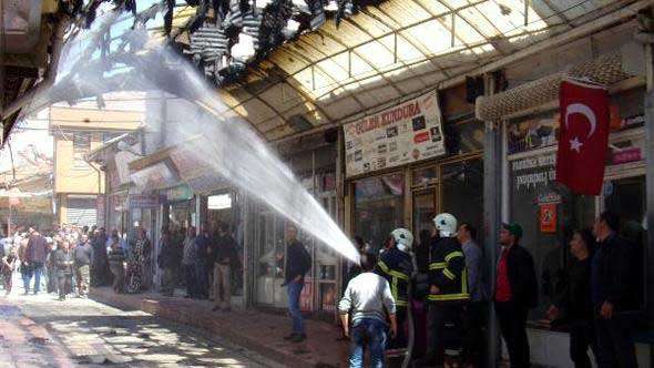 Sandıklı Uzun Çarşı'da yangın korkuttu