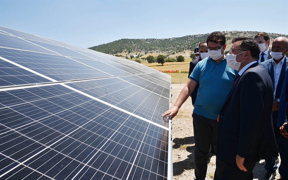 Vali Gökmen Çiçek Derbent Köyü’nde Güneş Enerji Sistemini İnceledi