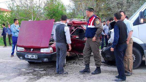 Afyonkarahisar'da trafik kazası: 2 yaralı