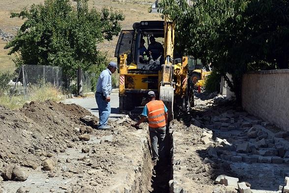 Başkan Ahmet Şahin Doğalgaz Çalışmaları Yerinde İnceledi