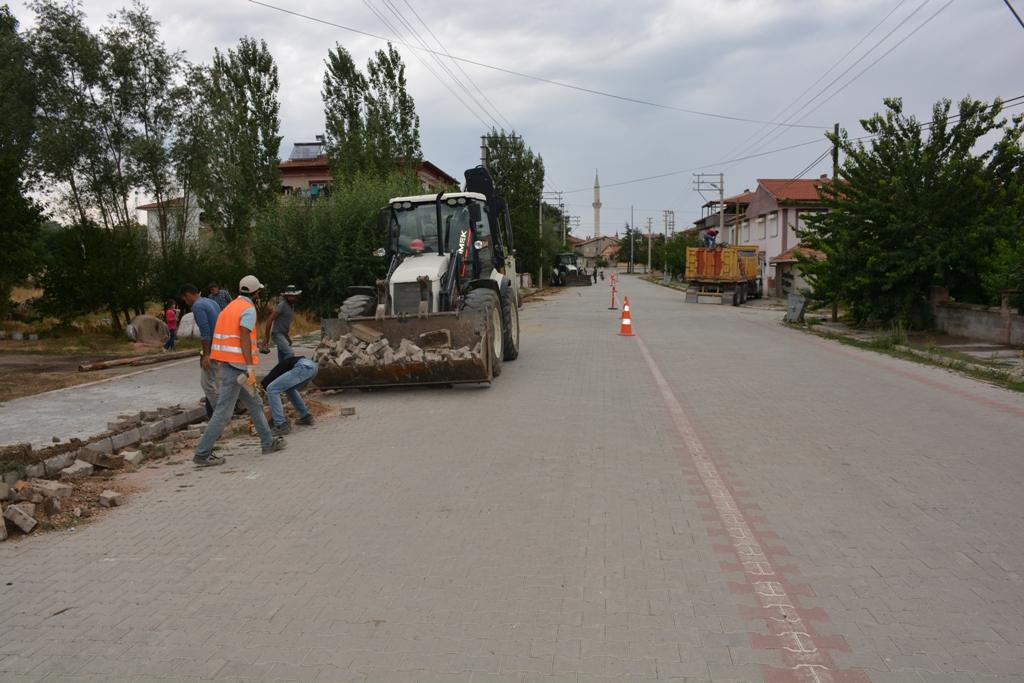 Şuhut’ta doğal gaz çalışmaları kaldığı yerden devam ediyor.