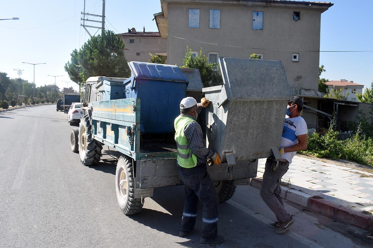 Eskiyen Çöp Konteynerleri Yenileriyle Değiştiriliyor