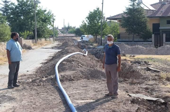 Emirdağ Belediyesi temel su hattı çalışmalarına devam ediyor