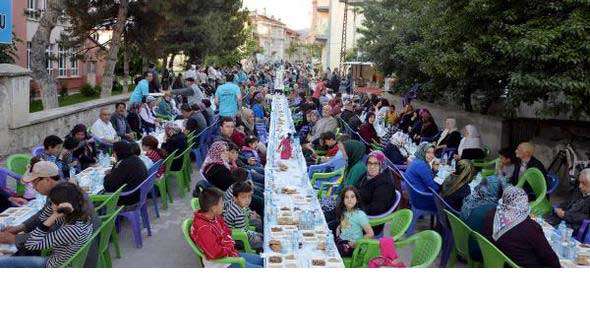 Sandıklı'da mahalle iftarları