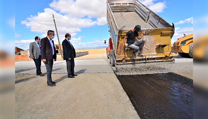 Başkan Çöl asfaltlama çalışmaları başladı