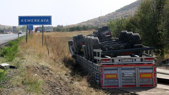 TIR tarlaya uçtu: 1 yaralı