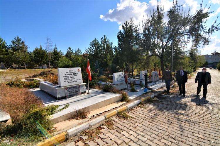 Başkan Çöl Şehir Kabristanında incelemelerde bulundu