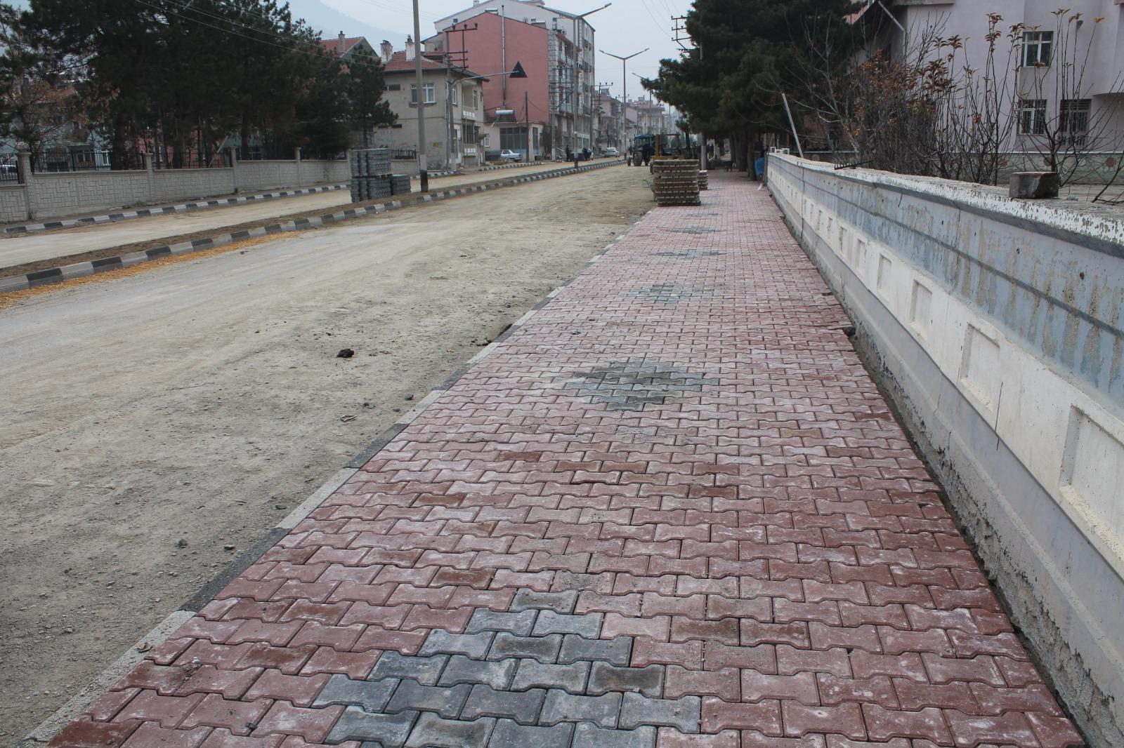 Çay’da Fahrettin Bey Caddesi Yenileniyor