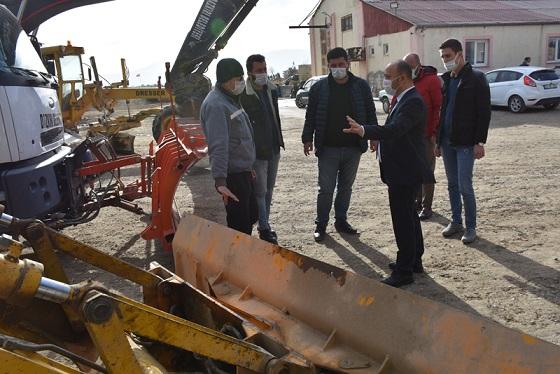 Dazkırı Belediye Ekipleri Kış Mevsiminde karla mücadele etmeye hazır