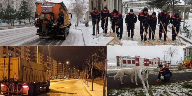  Afyonkarahisar Belediyesi karla mücadele ekipleri çalışmalarını sürdürüyor